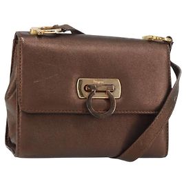 Bolsa de Ombro Gancini em Couro Bronze Dourado Auth 157128 da Salvatore Ferragamo