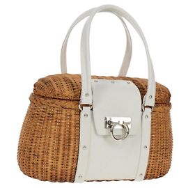 Gancini Handtasche Salvatore Ferragamo Rattan Beige Silber Auth 159168V
