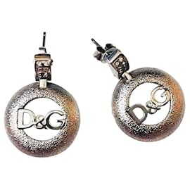 Raffinati orecchini DOLCE & GABBANA Collezione “Vyvian” con logo bordo satinato e swarovski