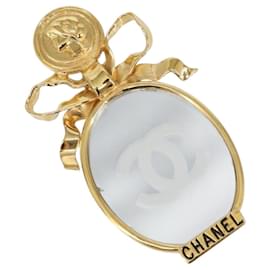 Spilla CHANEL in metallo dorato CC Auth ka1106V - Chanel