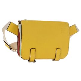 Borsa a vita LOEWE in pelle gialla argento Auth 159022V