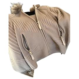 Barbara Bui Strickjacke aus Wolle in Grau mit Silberfuchs