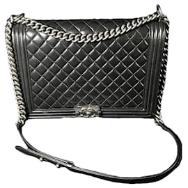 Borsa Chanel Boy in pelle di vitello nera 30 cm