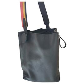 Bolso tipo cubo Hermès Licol 17 en cuero negro