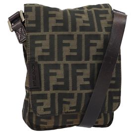 Borsa a Spalla in Tela Zucca FENDI Nera Marrone Auth 156141