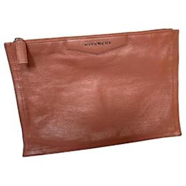 Clutch Givenchy in pelle beige rosa
