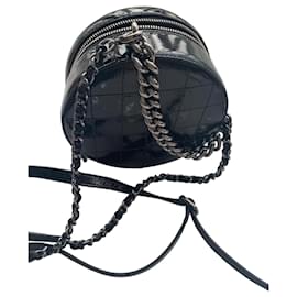 Clutch Chanel in pelliccia nera