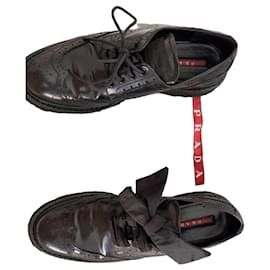 Prada Mokassins aus schwarzem Leder