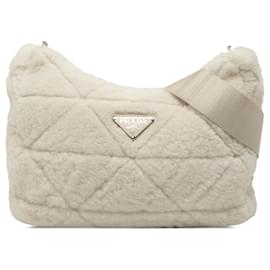 Prada weißes gepolstertes Crossbody aus Schafsleder