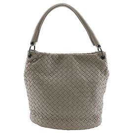 Borsa a spalla bucket Intrecciato grigia Bottega Veneta