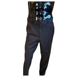 Gestreifte Anzughose HUGO BOSS – Zeitloses Schwarz ✨