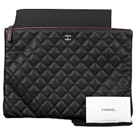 Klassische Große Clutch aus Kaviarleder - Chanel