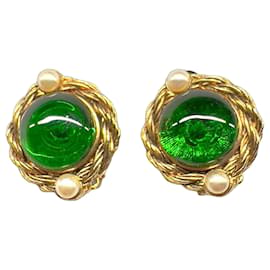 Orecchini a clip in pietra verde Gripoix 2071 di Chanel