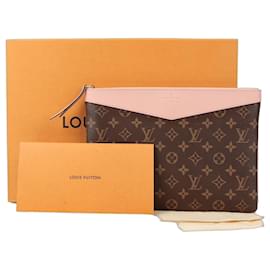 Louis Vuitton Pochette Daily