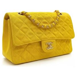 Borsa a tracolla classica media in denim giallo Chanel vintage 1992 con hardware in oro 24K