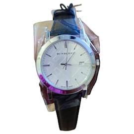 Burberry Uhr aus schwarzem Leder
