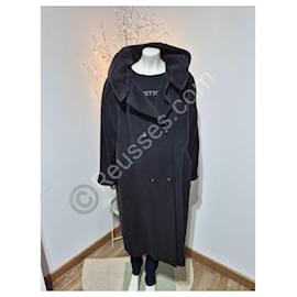 Abrigo Max Mara Weekend Modelo PAONE en Muy Buen Estado