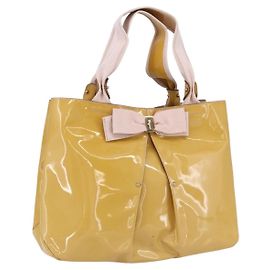Borsa Vala in smalto giallo oro Salvatore Ferragamo Auth am10303