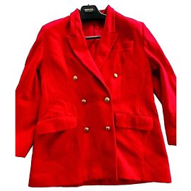 Cappotto Burberrys in lana rossa con bottoni dorati