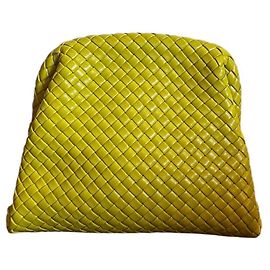 Pochette Bottega Veneta in Pelle Verde Oliva