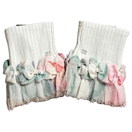 Seltene Chanel 13C Paris-Versailles Fingerlose Handschuhe aus mintgrünem Leder mit CC Seidenbögen Größe 7.5