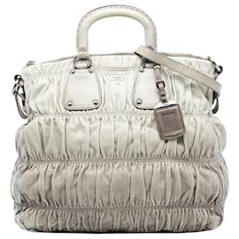 Prada Graue Nappa Gaufre Ombre Handtasche