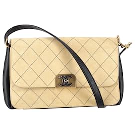 Chanel Classic Flap Tasche aus beigem Wildleder