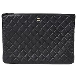 Chanel Clutch Grande Bellezza CC