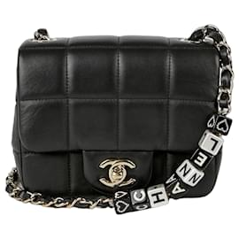 Chanel Borsa a Spalla e Crossbody Mini Cube Chain