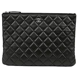 Chanel Clutch Classico Nuovo Medio