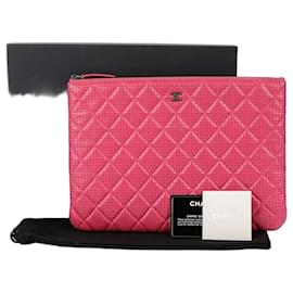 Clutch classico New Medium in pelle di agnello - Chanel