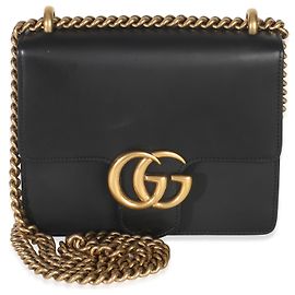 Borsa a catena GG Marmont piccola in pelle di vitello liscia nera Gucci