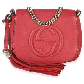 Borsa piccola Soho in pelle di vitello goffrata rossa Interlocking G di Gucci