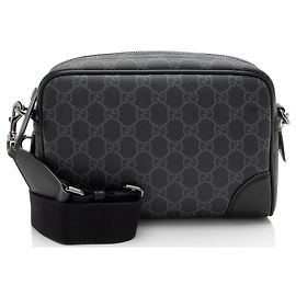 Gucci GG Supreme Emblema Piccolo Crossbody