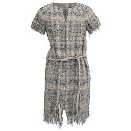 Vestido de nylon gris con detalle de lazo en tweed pálido de Chanel