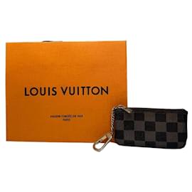 Tarjetero de cuero Damier Monogram Le Dauphine vintage Louis Vuitton marrón
