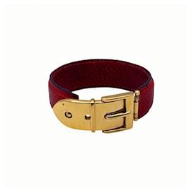 Gucci Bracciale Cuff in Pelle Rossa Vintage con Fibbia Dorata