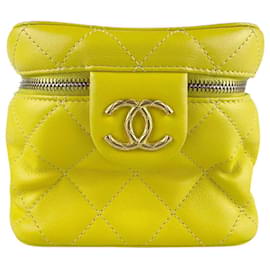 Bolsa de ombro de couro amarelo Chanel
