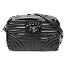 Borsa a tracolla Diagramme in pelle di vitello morbida nera di Prada