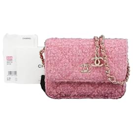 Gürteltasche mit Klappe und CC-Logo-Kette - Chanel