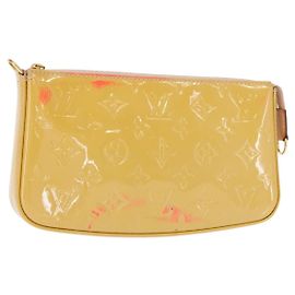 LOUIS VUITTON Pochette Accessoires Vernis Pouch Beige M90072 LV Auth hk3245