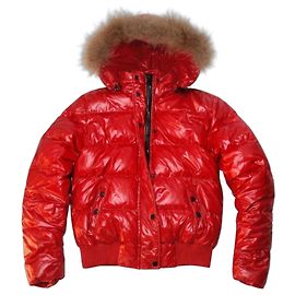 Chaqueta de Plumas Brillante Roja Moncler con Capucha y Piel