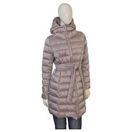 Abrigo de plumas acolchado beige Weekend Max Mara con cinturón y capucha – Talla IT 44