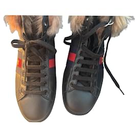 Sneakers in pelliccia Gucci Ace Bee
