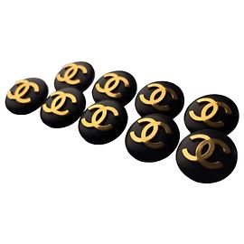 Set aus 9 Vintage Chanel "Haute Couture" schwarzen und goldenen CC-Logo-Knöpfen