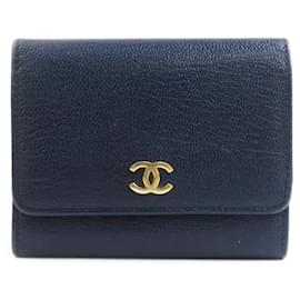 Cartera plegable de cuero azul marino Chanel