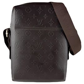 Bolsa de Ombro Bobby Monogram Glacé Louis Vuitton