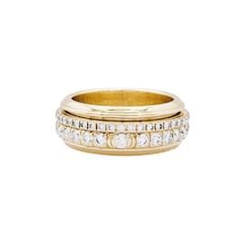 Anello Piaget, "Possession", oro rosa e diamanti.