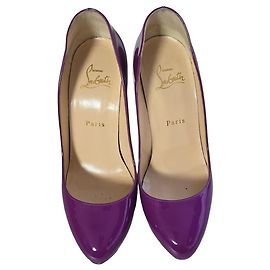 Pumps in pelle verniciata Christian Louboutin in viola