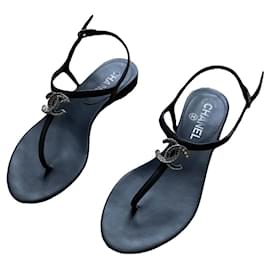 Sandali neri Chanel con cristalli